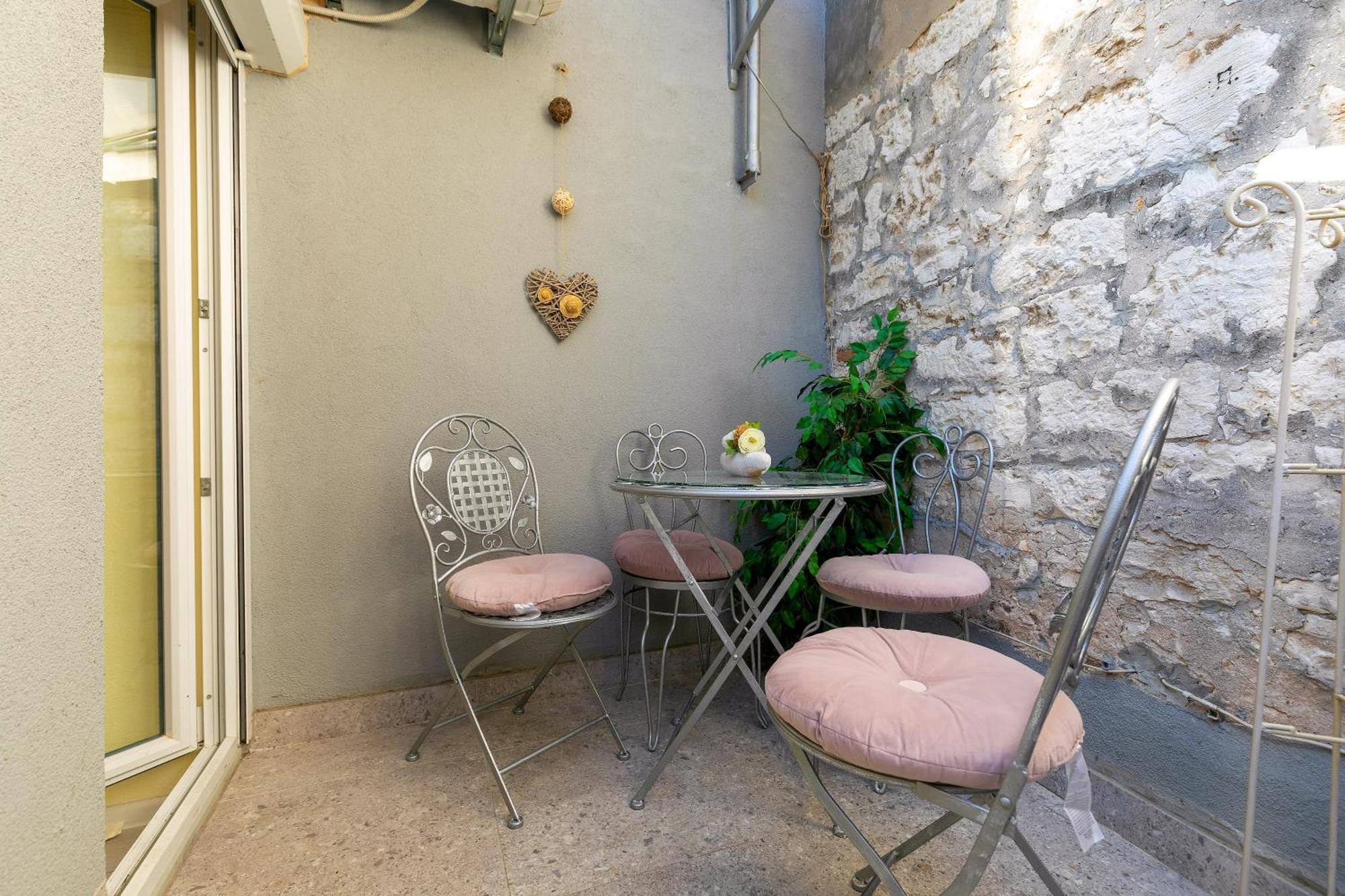 Duplex Apartment Camelia In Charming Old Town Ровинь Экстерьер фото