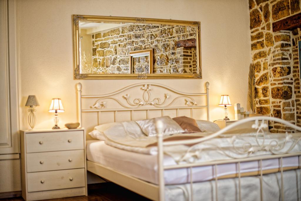 Duplex Apartment Camelia In Charming Old Town Ровинь Экстерьер фото